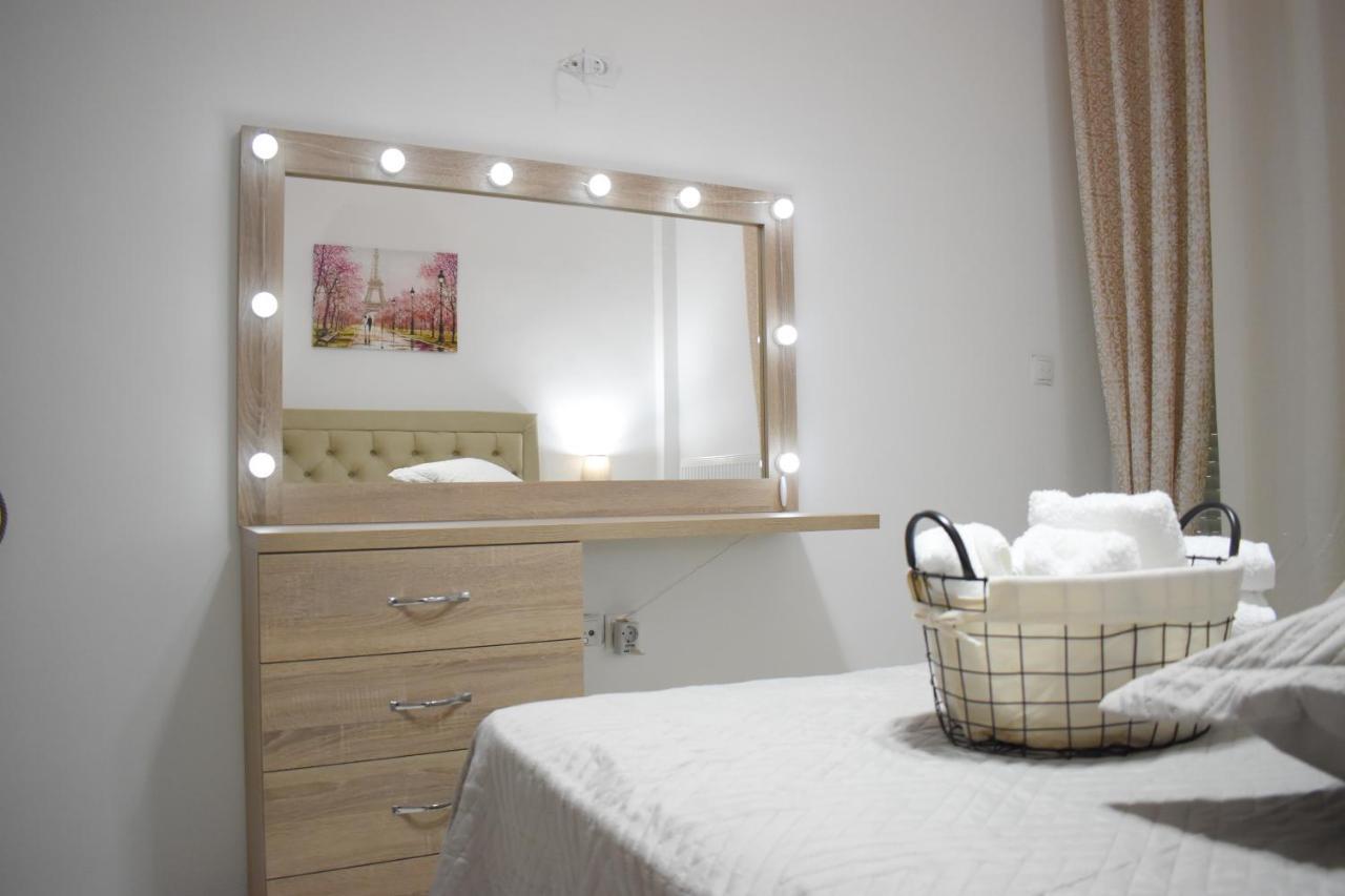 4Seasons Apartment Thebes Bagian luar foto